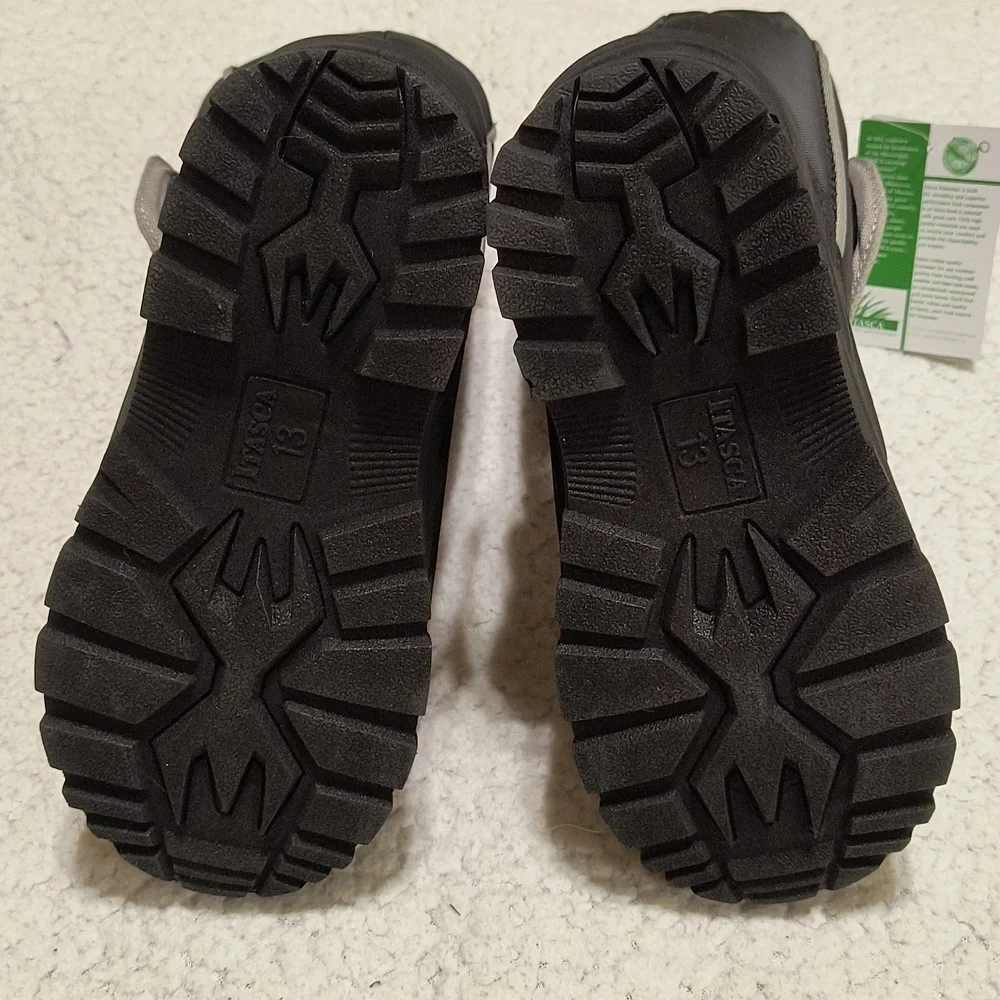 NWT Child's Gray/Black Itasca Snow Cat Winter Boots Size 13